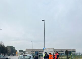 Fano: scontro contro un autocarro, in ospedale il conducente di una vettura