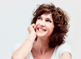 Maria Amelia Monti al teatro di Pergola questa sera con “Strappo alla regola”