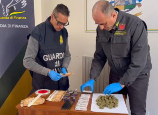 Urbino: la Finanza sequestra 600 grammi di droga confezionata in pacchetti di gomme da masticare. Scatta l’arresto