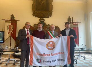 Consegnata a Urbania la Bandiera Arancione del Touring Club Italiano