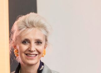 Urbino, l’arte per un futuro desiderabile: Catterina Seia Accademico d’onore