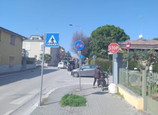 Fano, ferita ciclista in uno scontro vicino all’ospedale