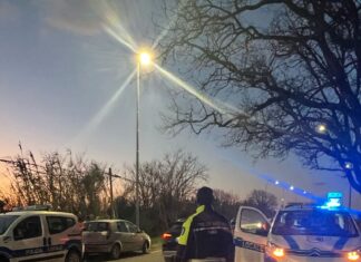 Fano, tamponamento a due su via Papiria