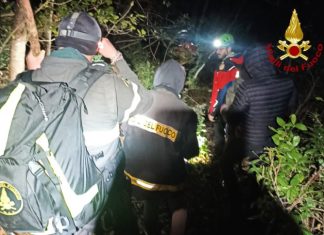 Escursionisti perdono l’orientamento nei boschi sopra Secchiano di Cagli. Recuperati nella notte da vigili del fuoco e Soccorso alpino