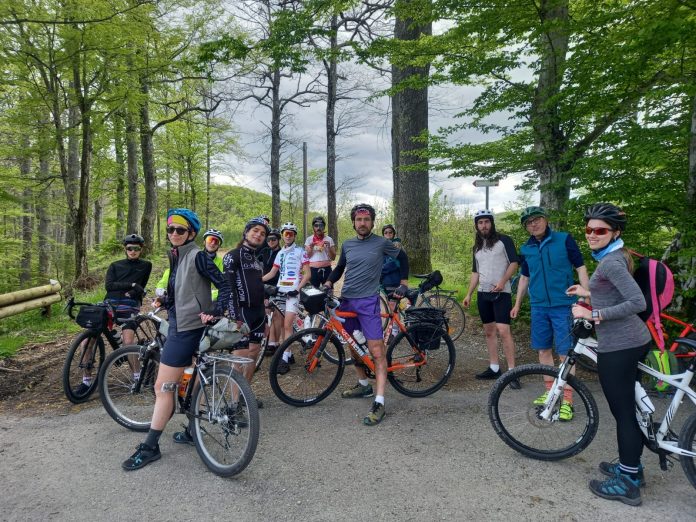 Il gruppo di ciclisti del progetto Sulle Ruote della Liberazione