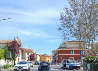 Fano, scontro auto-bici: in ospedale ciclista di 87 anni