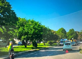 Fano, scontro tra una vettura e una moto: ferito il centauro