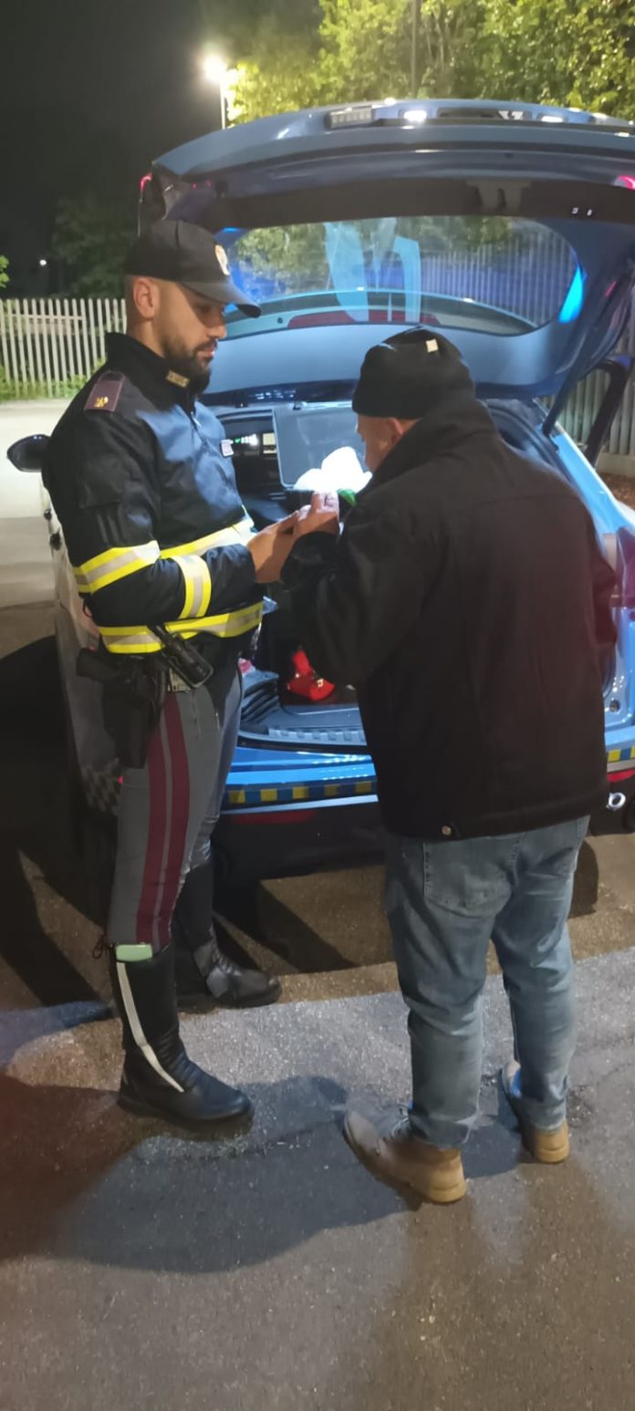 foto Stradale controlli Pesaro e Fano