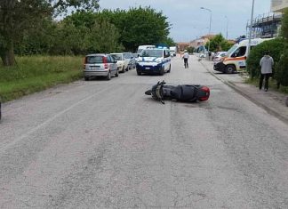 Fano, centauro di 63 anni ferito nell’urto contro una vettura