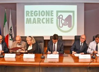 Alluvione, solidarietà per i territori colpiti. Donati oltre 800 mila euro ai Comuni da Confindustria e Sindacati: ieri la firma in Regione