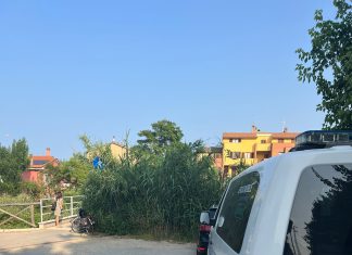 Fano, pedone e ciclista minorenne si urtano sul ponticello dell’Arzilla