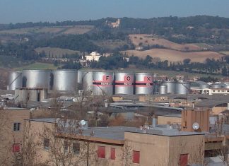 GNL a Pesaro, i Vigili del Fuoco confermano le criticità. Il Comitato cittadino rilancia la richiesta di dismissione e bonifica