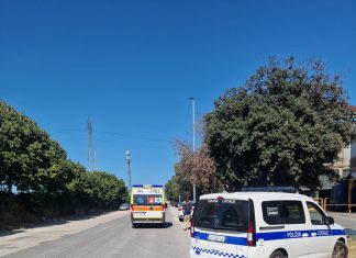 Fano, cade col motorino, sedicenne in ospedale