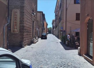 Fano, scontro auto-bici. Coinvolti due settantenni