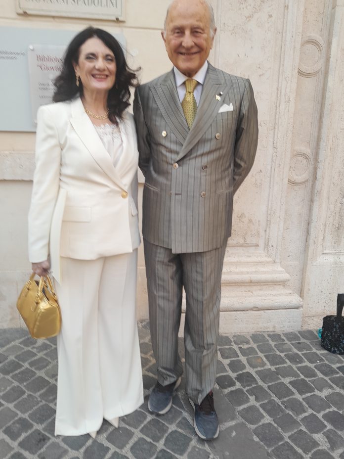 Rossella Marcantoni e l'Ambasciatore Giorgio Girelli
