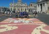 Cagli a Roma: trionfo di creatività e dedizione all’Infiorata storica. Un altro capitolo di prestigio della storia della Pro Loco