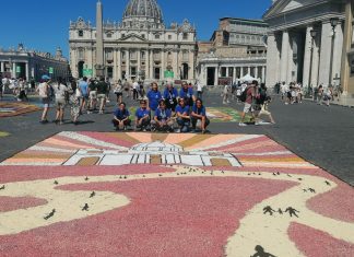 Cagli a Roma: trionfo di creatività e dedizione all’Infiorata storica. Un altro capitolo di prestigio della storia della Pro Loco