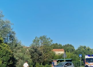 Fano, ciclista ad Ancona in codice rosso dopo l’urto contro un’auto