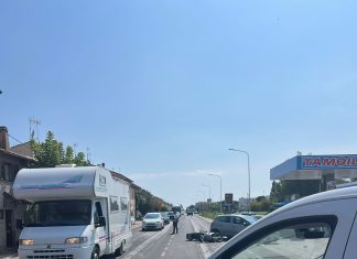 Fano, motociclista mondolfese ferito in uno scontro sull’Adriatica