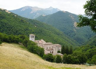 Un nuovo cammino tra storia e spiritualità nel cuore delle Marche: nasce il “Sentiero delle Stelle Amiche” a Frontone