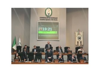 Il nuovo presidente del Consiglio regionale è Gianluca Pasqui. Uno dei due vice presidenti è Giacomo Rossi