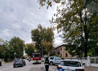 Fano, scontro tra due automobili, feriti padre e i suoi due figli