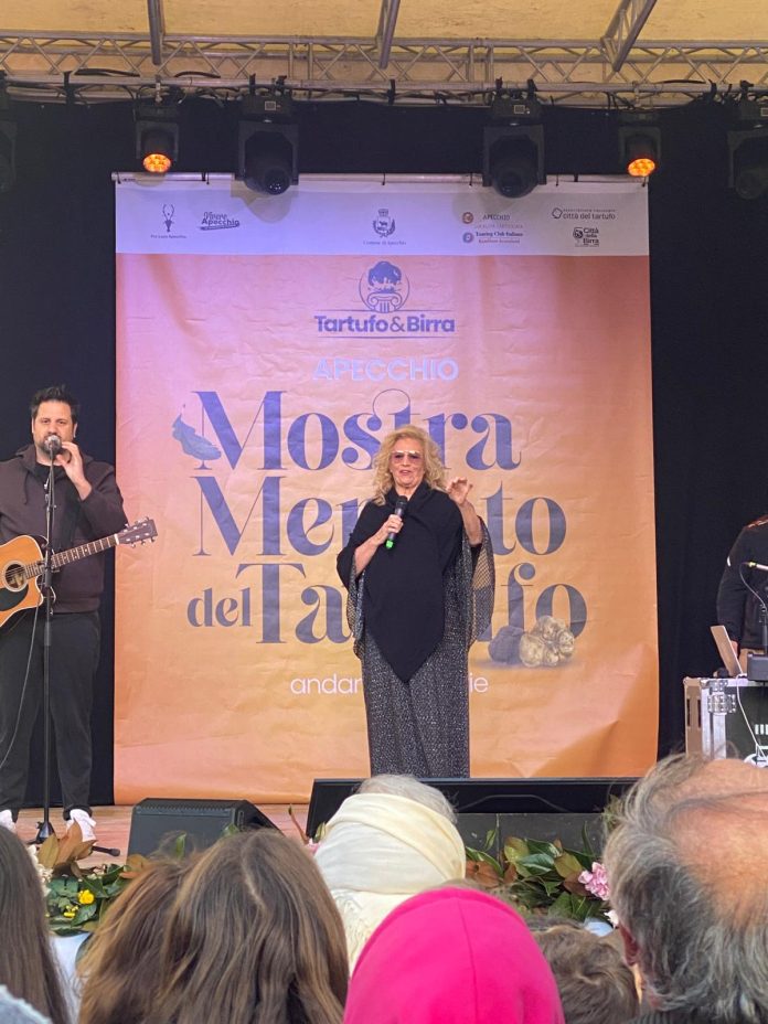 Iva Zanicchi sul palco2