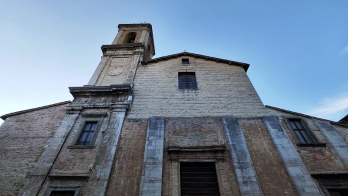 chiesa-collegiata-san-giovanni-battista-esterno-cantiano-1-800x450