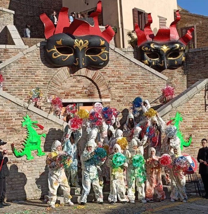 Saltara - Il Borgo del Carnevale 2026 con balletti e sfilate in maschera