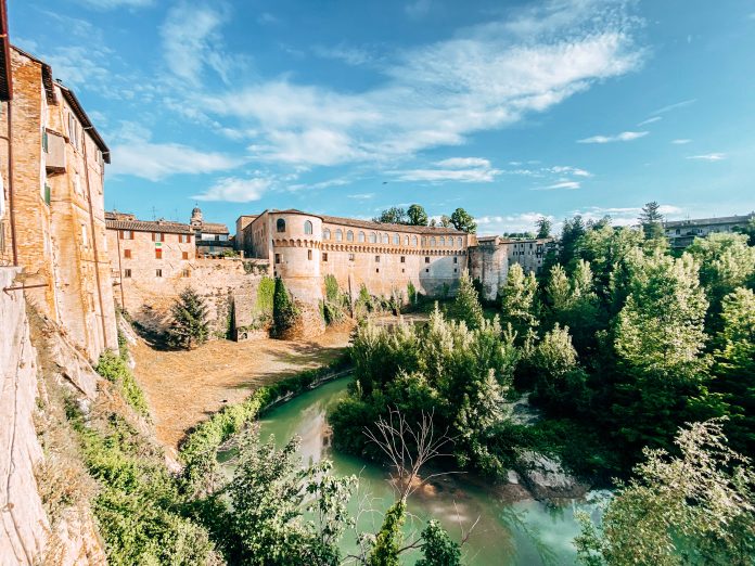 3-Palazzo-Ducale-Urbania-Vista-Metauro