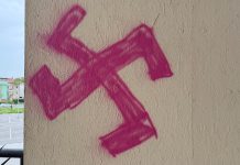 Ricci: “Scritte naziste e insulti sulle lapidi a Pesaro non è vandalismo ma odio. La mia vicinanza alle famiglie colpite”