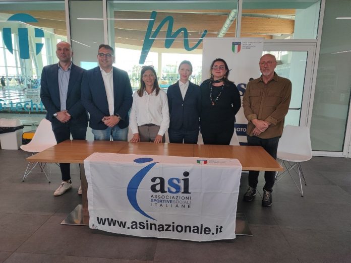 Nel Blu Dipinto di Blu conf