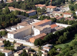 Fossombrone: sequestrati nel carcere droga e due smartphone