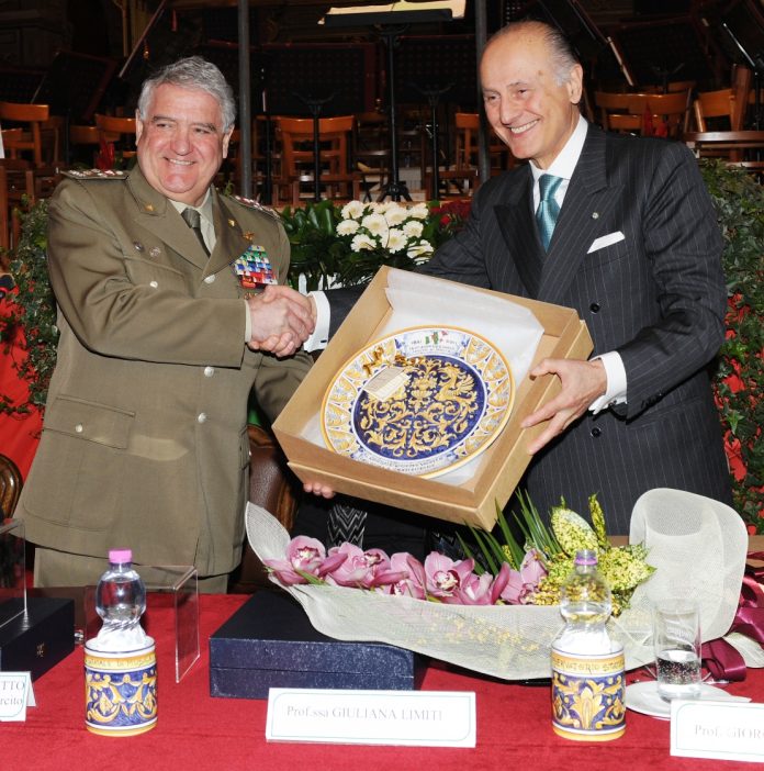 Il Gen. Giuseppe Valotto Capo di SME e l'amb. Giorgio Girelli ad una cerimonia