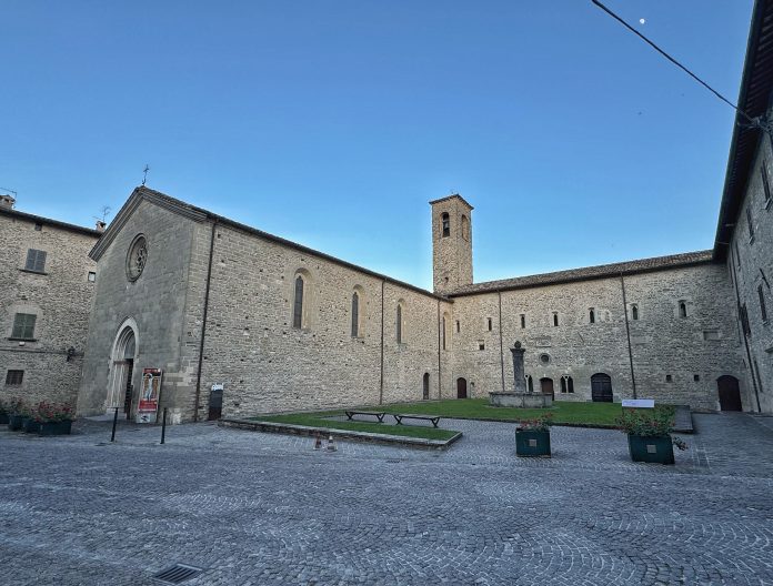 Piazza San Francesco a Mercatello sul Metauro