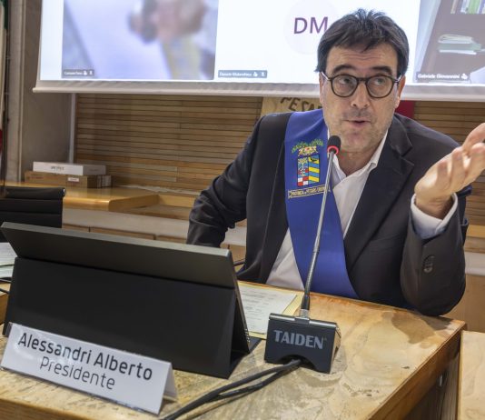 Consiglio: Alessandri giura, ok all’assestamento di bilancio