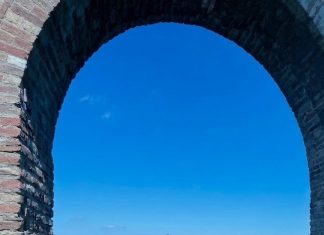 Paolo e Francesca: una storia tinta di blu. Al via l’estate sensoriale di Gradara365 tra teatro, storia e l’alchimia del guado
