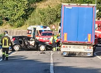 Pontericcioli, scontro auto e Tir. Un ferito trasferito all’ospedale Torrette di Ancona
