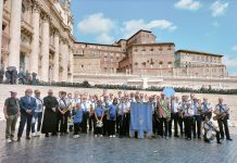Montefelcino, la banda musicale ha suonato per il Pontefice. Nuove divise grazie alla Bcc Metauro