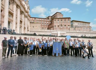 Montefelcino, la banda musicale ha suonato per il Pontefice. Nuove divise grazie alla Bcc Metauro