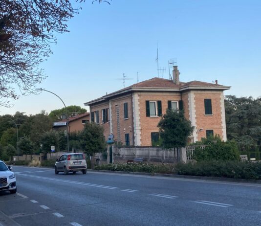 Fossombrone: tunisino 20enne, irregolare, tenta furto di un’auto. Colto in flagrante fugge. Ex agente Pol. Pen. lo bracca