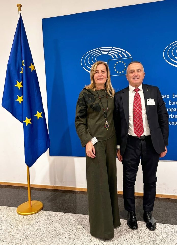 GABRIELLA MARIANI E CAMILLO CONTI (FOTO A)