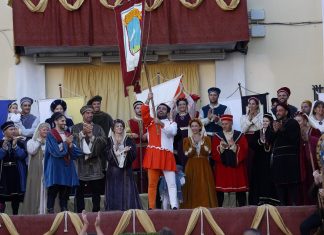 Serra Sant’Abbondio, edizione record del Palio della Rocca. Vince Montevecchio con il nipote dell’ideatore