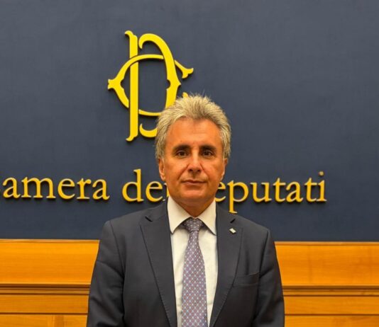 Manovra, Baldelli (FdI): “Ricci dà lezioni sui conti altrui, ma dimentica quelli che ha lasciato”