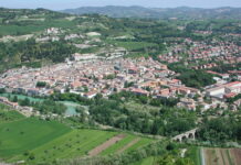 Fossombrone, lite tra ubriachi extracomuniari. Bottigliata in testa. Nuovi particolari a margine dell’espulsione di un tunisino