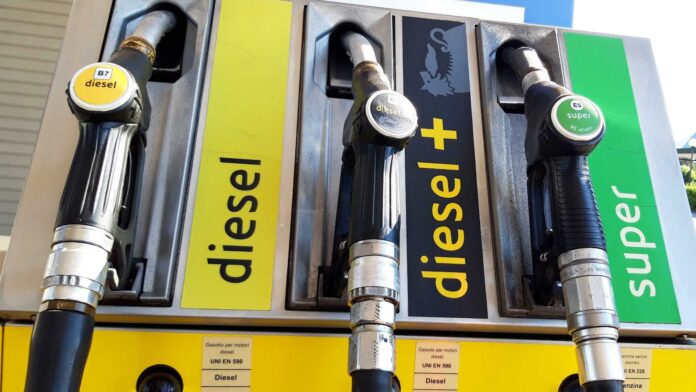 pompa-carburante-benzina-e-diesel